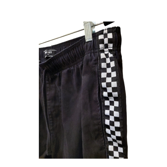 Forever 21 Men's Checkered-trim Drawstring Pants - Picture 2 of 6